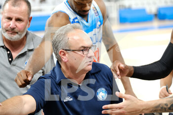 2021-09-11 - Stafano Sacripanti - Head coach of GeVi Napoli Basket during a time-out. - GERMANI BRESCIA VS GEVI NAPOLI - ITALIAN SUPERCOPPA - BASKETBALL