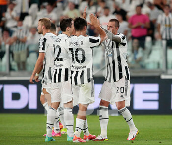 2021-08-14 - Federico Bernardeschi (Juventus Fc) celebrating with team after scoring the second goal during the Pre-Season Friendly Game football match between Juventus Fc and Atalanta on August 14 , 2021 at Allianz Stadium in Torino, Italy - Photo Nderim Kaceli - JUVENTUS FC VS ATALANTA BC - FRIENDLY MATCH - SOCCER