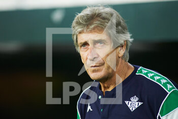 2021-08-07 - Manuel Pellegrini, Betis head coach during the Pre-Season friendly football match between Real Betis Balompie and AS Roma on August 7, 2021 at Benito Villamarin stadium in Sevilla, Spain - Photo Joaquin Corchero / Spain DPPI / DPPI - REAL BETIS BALOMPIE VS AS ROMA - FRIENDLY MATCH - SOCCER