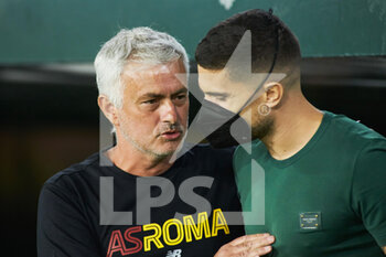 2021-08-07 - Jose Mourinho, head coach of Roma with Marc Bartra of Real Betis during the Pre-Season friendly football match between Real Betis Balompie and AS Roma on August 7, 2021 at Benito Villamarin stadium in Sevilla, Spain - Photo Joaquin Corchero / Spain DPPI / DPPI - REAL BETIS BALOMPIE VS AS ROMA - FRIENDLY MATCH - SOCCER