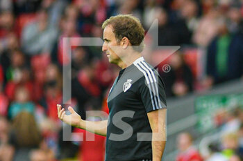 2021-08-09 - Osasuna's manager Jagoba Arrasate during the Pre-Season Friendly football match between Liverpool and Osasuna on August 9, 2021 at Anfield in Liverpool, England - Photo Philip Bryan / ProSportsImages / DPPI - PRE-SEASON FRIENDLY FOOTBALL MATCH LIVERPOOL VS OSASUNA - FRIENDLY MATCH - SOCCER
