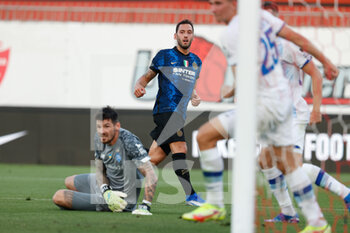 2021-08-14 - Hakan Calhanoglu (FC Internazionale) after a missed opportunity - INTER - FC INTERNAZIONALE VS DINAMO KIEV - FRIENDLY MATCH - SOCCER