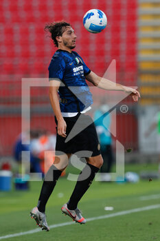 2021-08-14 - Matteo Darmian (FC Internazionale) acrobatic ball control - INTER - FC INTERNAZIONALE VS DINAMO KIEV - FRIENDLY MATCH - SOCCER