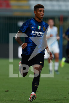 2021-08-14 - Eddie Salcedo (FC Internazionale) in action - INTER - FC INTERNAZIONALE VS DINAMO KIEV - FRIENDLY MATCH - SOCCER