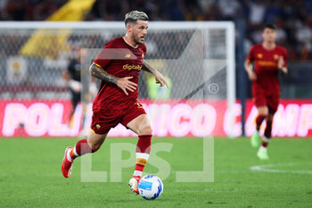 2021-08-14 - Carles Perez of Roma in action during the Pre-Season Friendly football match between AS Roma and Raja Casablanca on August 14, 2021 at Stadio Olimpico in Rome, Italy - Photo Federico Proietti / DPPI - AS ROMA VS RAJA CASABLANCA - FRIENDLY MATCH - SOCCER