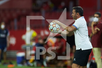 2021-09-09 - Javier Calleja, head coach of Alaves, in action during the football friendly match played between Sevilla Futbol Club and Deportivo Alaves Madrid at Ramon Sanchez-Pizjuan Stadium on September 9, 2021 in Sevilla, Spain - SEVILLA FUTBOL CLUB VS DEPORTIVO ALAVES MADRID AT RAMON SANCHEZ-PIZJUAN STADIUM - FRIENDLY MATCH - SOCCER