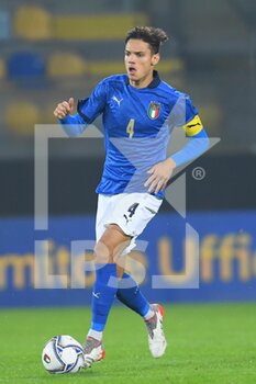 2021-11-16 - FROSINONE, ITALY -  November 16 : Samuele Ricci   of Italy in Action during  Friendly Match soccer match between  Italy and Romania  at Benito Stirpe on November 12,2021 in Frosinone,Italy  - UNDER 21 TEST MATCH 2021 - ITALY VS ROMANIA - FRIENDLY MATCH - SOCCER