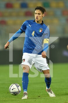 2021-11-16 - FROSINONE, ITALY -  November 16 :  Samuele Ricci   of Italy in Action during  Friendly Match soccer match between  Italy and Romania  at Benito Stirpe on November 12,2021 in Frosinone,Italy  - UNDER 21 TEST MATCH 2021 - ITALY VS ROMANIA - FRIENDLY MATCH - SOCCER