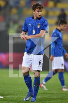 2021-11-16 - FROSINONE, ITALY -  November 16 :  Giorgio Scalvini  of Italy in Action during  Friendly Match soccer match between  Italy and Romania  at Benito Stirpe on November 12,2021 in Frosinone,Italy  - UNDER 21 TEST MATCH 2021 - ITALY VS ROMANIA - FRIENDLY MATCH - SOCCER