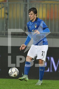2021-11-16 - FROSINONE, ITALY -  November 16 :  Nicolo' Fagioli of Italy in Action during  Friendly Match soccer match between  Italy and Romania  at Benito Stirpe on November 12,2021 in Frosinone,Italy  - UNDER 21 TEST MATCH 2021 - ITALY VS ROMANIA - FRIENDLY MATCH - SOCCER