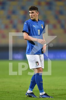 2021-11-16 - FROSINONE, ITALY -  November 16 :  Roberto Piccoli of Italy in Action during  Friendly Match soccer match between  Italy and Romania  at Benito Stirpe on November 12,2021 in Frosinone,Italy  - UNDER 21 TEST MATCH 2021 - ITALY VS ROMANIA - FRIENDLY MATCH - SOCCER