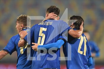 2021-11-16 - FROSINONE, ITALY - November 16 : Simone Canestrelli (5) of Italy  celebrates after scoring the  goal during  Friendly Match  soccer match between  Italy and Romania  at Benito Stirpe on November 16,2021 in Frosinone Italy - UNDER 21 TEST MATCH 2021 - ITALY VS ROMANIA - FRIENDLY MATCH - SOCCER