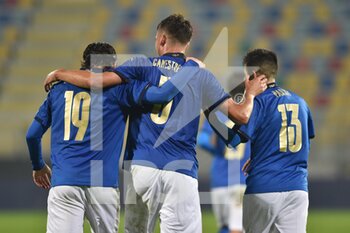 2021-11-16 - FROSINONE, ITALY - November 16 : Simone Canestrelli (5) of Italy  celebrates after scoring the  goal during  Friendly Match  soccer match between  Italy and Romania  at Benito Stirpe on November 16,2021 in Frosinone Italy - UNDER 21 TEST MATCH 2021 - ITALY VS ROMANIA - FRIENDLY MATCH - SOCCER