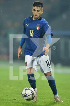 2021-11-16 - FROSINONE, ITALY -  November 16 :  Fabiano Parisi of Italy in Action during  Friendly Match soccer match between  Italy and Romania  at Benito Stirpe on November 12,2021 in Frosinone,Italy  - UNDER 21 TEST MATCH 2021 - ITALY VS ROMANIA - FRIENDLY MATCH - SOCCER