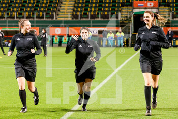 2021-11-29 - Warming up of Assistent referee Vanessa Arlt GER, Referee Riem Hussein GER, Assistent referee Christina Biehl GER during the Women's Friendly football match between The Netherlands and Japan on November 29, 2021 at Cars Jeans Stadion in Den Haag, Netherlands - WOMEN'S FRIENDLY MATCH - THE NETHERLANDS VS JAPAN - FRIENDLY MATCH - SOCCER