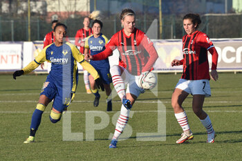 2021-12-17 - Guony Arnadottir (Milan) Lineth Cedeno (Verona) - HELLAS VERONA VS AC MILAN - WOMEN ITALIAN CUP - SOCCER