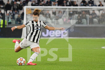 2021-10-13 - Cristiana Girelli (Juventus FC Women) about to kick the ball - JUVENTUS FC VS CHELSEA - UEFA CHAMPIONS LEAGUE WOMEN - SOCCER