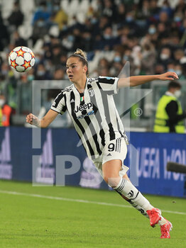 2021-10-13 - Andrea Staskova (Juventus FC Women) controls the ball in air - JUVENTUS FC VS CHELSEA - UEFA CHAMPIONS LEAGUE WOMEN - SOCCER