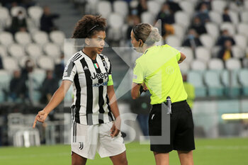 2021-10-13 - Sara Gama (Juventus FC Women) debates with match referee - JUVENTUS FC VS CHELSEA - UEFA CHAMPIONS LEAGUE WOMEN - SOCCER