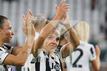 2021-10-13 - Lisa Boattin (Juventus FC Women) greets fans at the end of the match - JUVENTUS FC VS CHELSEA - UEFA CHAMPIONS LEAGUE WOMEN - SOCCER