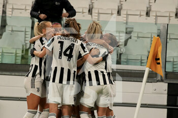 2021-11-09 - Juventus Women celebrates he goal of Cristiana Girelli (Juventus Women) - JUVENTUS FC VS VLF WOLFSBURG - UEFA CHAMPIONS LEAGUE WOMEN - SOCCER