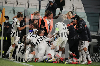 2021-11-09 - Juventus Women celebrates the goal of Cristiana Girelli (Juventus Women) - JUVENTUS FC VS VLF WOLFSBURG - UEFA CHAMPIONS LEAGUE WOMEN - SOCCER
