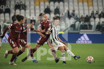 2021-12-16 - Arianna Caruso (Juventus Women) in action -  JUVENTUS VS SERVETTE - UEFA CHAMPIONS LEAGUE WOMEN - SOCCER