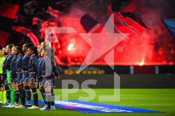 2021-11-09 - Team of PSG and supporters during the UEFA Women's Champions League, Group B football match between Paris Saint-Germain and Real Madrid on November 9, 2021 at Parc des Princes stadium in Paris, France - PARIS SAINT-GERMAIN VS REAL MADRID - UEFA CHAMPIONS LEAGUE WOMEN - SOCCER