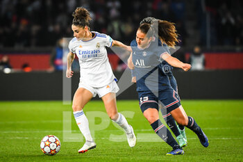 2021-11-09 - Esther GONZALEZ RODRIGUEZ of Real Madrid and Sara DABRITZ of PSG during the UEFA Women's Champions League, Group B football match between Paris Saint-Germain and Real Madrid on November 9, 2021 at Parc des Princes stadium in Paris, France - PARIS SAINT-GERMAIN VS REAL MADRID - UEFA CHAMPIONS LEAGUE WOMEN - SOCCER