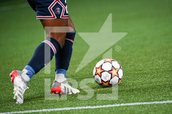 2021-12-16 - The official UEFA Champions League Adidas ball illustration is seen at the foot of a player during the UEFA Women's Champions League, Group B football match between Paris Saint-Germain and Breidablik UBK on December 16, 2021 at Jean Bouin stadium in Paris, France - PARIS SAINT-GERMAIN VS BREIDABLIK UBK - UEFA CHAMPIONS LEAGUE WOMEN - SOCCER