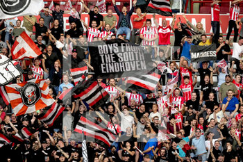 2021-08-24 - Fans of PSV during the UEFA Champions League, Play-Offs Leg Two football match between PSV and Benfica on August 24, 2021 at Philips Stadion in Eindhoven, Netherlands - Photo Geert van Erven / Orange Pictures / DPPI - PLAY-OFFS LEG TWO PSV VS BENFICA - UEFA CHAMPIONS LEAGUE - SOCCER