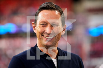 2021-08-24 - Coach Roger Schmidt of PSV prior to the UEFA Champions League, Play-Offs Leg Two football match between PSV and Benfica on August 24, 2021 at Philips Stadion in Eindhoven, Netherlands - Photo Geert van Erven / Orange Pictures / DPPI - PLAY-OFFS LEG TWO PSV VS BENFICA - UEFA CHAMPIONS LEAGUE - SOCCER