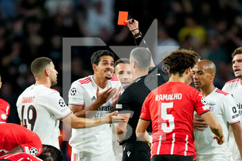 2021-08-24 - Lucas Verissimo of Benfica receives a straight red card from referee Slavko Vincic during the UEFA Champions League, Play-Offs Leg Two football match between PSV and Benfica on August 24, 2021 at Philips Stadion in Eindhoven, Netherlands - Photo Geert van Erven / Orange Pictures / DPPI - PLAY-OFFS LEG TWO PSV VS BENFICA - UEFA CHAMPIONS LEAGUE - SOCCER