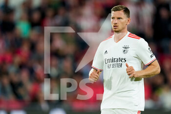2021-08-24 - Jan Vertonghen of Benfica during the UEFA Champions League, Play-Offs Leg Two football match between PSV and Benfica on August 24, 2021 at Philips Stadion in Eindhoven, Netherlands - Photo Geert van Erven / Orange Pictures / DPPI - PLAY-OFFS LEG TWO PSV VS BENFICA - UEFA CHAMPIONS LEAGUE - SOCCER