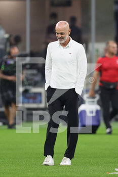 2021-09-28 - Stefano Pioli Head Coach of AC Milan during the UEFA Champions League 2021/22 Group Stage - Group B football match between AC Milan and Club Atletico de Madrid at Giuseppe Meazza Stadium, Milan, Italy on September 28, 2021 - AC MILAN VS ATLETICO MADRID - UEFA CHAMPIONS LEAGUE - SOCCER