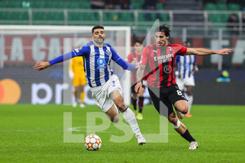2021-11-03 - Sandro Tonali of AC Milan in action during the UEFA Champions League 2021/22 Group Stage - Group B football match between AC Milan and FC Porto at Giuseppe Meazza Stadium, Milan, Italy on November 03, 2021 - AC MILAN VS FC PORTO - UEFA CHAMPIONS LEAGUE - SOCCER