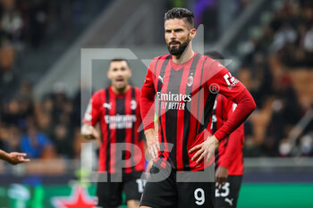 2021-11-03 - Olivier Giroud of AC Milan looks on during the UEFA Champions League 2021/22 Group Stage - Group B football match between AC Milan and FC Porto at Giuseppe Meazza Stadium, Milan, Italy on November 03, 2021 - AC MILAN VS FC PORTO - UEFA CHAMPIONS LEAGUE - SOCCER