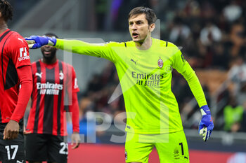 2021-11-03 - Ciprian Tatarusanu of AC Milan gestures during the UEFA Champions League 2021/22 Group Stage - Group B football match between AC Milan and FC Porto at Giuseppe Meazza Stadium, Milan, Italy on November 03, 2021 - AC MILAN VS FC PORTO - UEFA CHAMPIONS LEAGUE - SOCCER