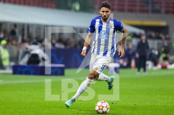 2021-11-03 - Marko Grujic of FC Porto in action during the UEFA Champions League 2021/22 Group Stage - Group B football match between AC Milan and FC Porto at Giuseppe Meazza Stadium, Milan, Italy on November 03, 2021 - AC MILAN VS FC PORTO - UEFA CHAMPIONS LEAGUE - SOCCER