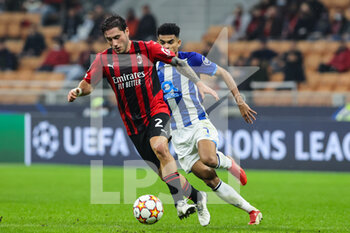 2021-11-03 - Davide Calabria of AC Milan in action during the UEFA Champions League 2021/22 Group Stage - Group B football match between AC Milan and FC Porto at Giuseppe Meazza Stadium, Milan, Italy on November 03, 2021 - AC MILAN VS FC PORTO - UEFA CHAMPIONS LEAGUE - SOCCER