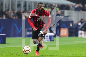 2021-11-03 - Pierre Kalulu of AC Milan in action during the UEFA Champions League 2021/22 Group Stage - Group B football match between AC Milan and FC Porto at Giuseppe Meazza Stadium, Milan, Italy on November 03, 2021 - AC MILAN VS FC PORTO - UEFA CHAMPIONS LEAGUE - SOCCER