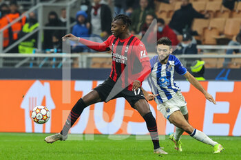 2021-11-03 - Rafael Leao of AC Milan in action during the UEFA Champions League 2021/22 Group Stage - Group B football match between AC Milan and FC Porto at Giuseppe Meazza Stadium, Milan, Italy on November 03, 2021 - AC MILAN VS FC PORTO - UEFA CHAMPIONS LEAGUE - SOCCER