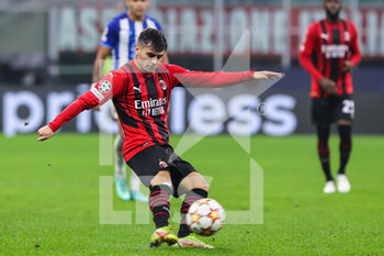 2021-11-03 - Brahim Diaz of AC Milan in action during the UEFA Champions League 2021/22 Group Stage - Group B football match between AC Milan and FC Porto at Giuseppe Meazza Stadium, Milan, Italy on November 03, 2021 - AC MILAN VS FC PORTO - UEFA CHAMPIONS LEAGUE - SOCCER
