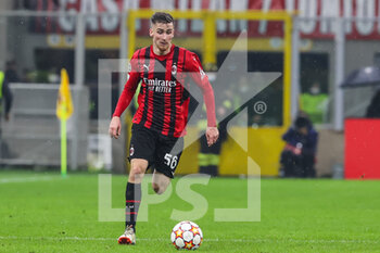 2021-11-03 - Alexis Saelemaekers of AC Milan in action during the UEFA Champions League 2021/22 Group Stage - Group B football match between AC Milan and FC Porto at Giuseppe Meazza Stadium, Milan, Italy on November 03, 2021 - AC MILAN VS FC PORTO - UEFA CHAMPIONS LEAGUE - SOCCER