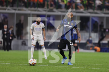 2021-09-15 - Arturo Vidal of FC Internazionale in action during the UEFA Champions League 2021/22 Group Stage - Group D football match between FC Internazionale and Real Madrid CF at Giuseppe Meazza Stadium, Milan, Italy on September 15, 2021 - GROUP D - INTER - FC INTERNAZIONALE VS REAL MADRID - UEFA CHAMPIONS LEAGUE - SOCCER