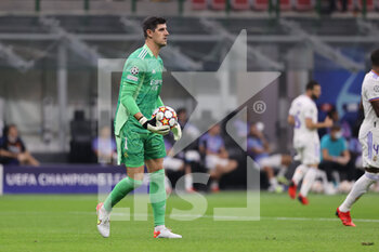 2021-09-15 - Thibaut Courtois of Real Madrid CF in action during the UEFA Champions League 2021/22 Group Stage - Group D football match between FC Internazionale and Real Madrid CF at Giuseppe Meazza Stadium, Milan, Italy on September 15, 2021 - GROUP D - INTER - FC INTERNAZIONALE VS REAL MADRID - UEFA CHAMPIONS LEAGUE - SOCCER