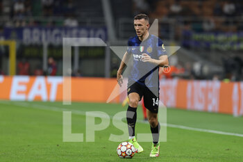 2021-09-15 - Ivan Perisic of FC Internazionale in action during the UEFA Champions League 2021/22 Group Stage - Group D football match between FC Internazionale and Real Madrid CF at Giuseppe Meazza Stadium, Milan, Italy on September 15, 2021 - GROUP D - INTER - FC INTERNAZIONALE VS REAL MADRID - UEFA CHAMPIONS LEAGUE - SOCCER