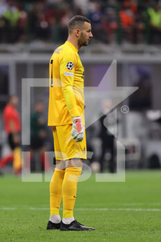 2021-09-15 - Samir Handanovic of FC Internazionale during the UEFA Champions League 2021/22 Group Stage - Group D football match between FC Internazionale and Real Madrid CF at Giuseppe Meazza Stadium, Milan, Italy on September 15, 2021 - GROUP D - INTER - FC INTERNAZIONALE VS REAL MADRID - UEFA CHAMPIONS LEAGUE - SOCCER