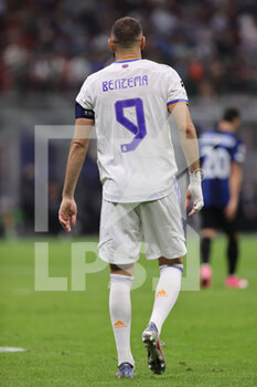 2021-09-15 - Karim Benzema of Real Madrid CF during the UEFA Champions League 2021/22 Group Stage - Group D football match between FC Internazionale and Real Madrid CF at Giuseppe Meazza Stadium, Milan, Italy on September 15, 2021 - GROUP D - INTER - FC INTERNAZIONALE VS REAL MADRID - UEFA CHAMPIONS LEAGUE - SOCCER