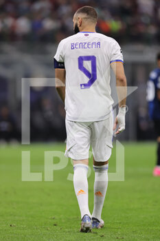2021-09-15 - Karim Benzema of Real Madrid CF during the UEFA Champions League 2021/22 Group Stage - Group D football match between FC Internazionale and Real Madrid CF at Giuseppe Meazza Stadium, Milan, Italy on September 15, 2021 - GROUP D - INTER - FC INTERNAZIONALE VS REAL MADRID - UEFA CHAMPIONS LEAGUE - SOCCER